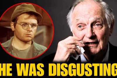 He Utterly Hated Gary Burghoff, Now We Know The Reason Why