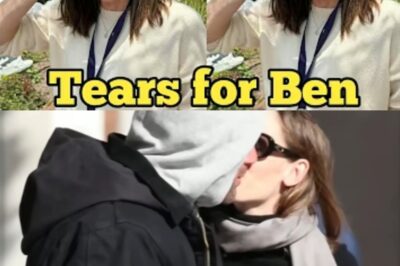 Ben Affleck’s Condition Worsens — Jennifer Garner Seen Crying in Public for the First Time. Over the weekend, the gravity of the situation became tragically clear when his ex-wife, actress Jennifer Garner, was seen breaking down in public—visibly emotional and unable to hold back tears.