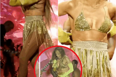 “J.Lo’s Unbelievable Wardrobe Disaster on Stage—How She Handled the Situation Like a True Professional 😲”