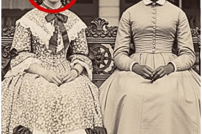 🐻 This photo of two friends seemed innocent — until historians noticed a dark secret