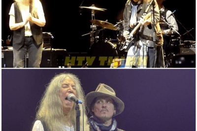 🦊 Gasps, Guitars, and a Secret Message: Johnny Depp’s Surprise Appearance With Patti Smith Sparks Rumors of a Hidden Agenda 🤯🎤