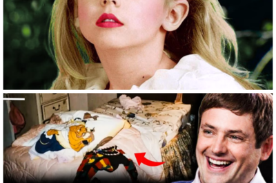 “Disturbing New Evidence in JonBenét Ramsey Case: What We’ve Discovered Will Change Everything! 🕵️‍♂️ ‘Prepare for a Deep Dive into the Truth!'” In a dramatic turn of events, disturbing new evidence has surfaced in the JonBenét Ramsey case, revealing truths that could change everything we thought we knew! As investigators explore the implications of this unsettling information, the community is left wondering: How will this affect the ongoing pursuit of justice? With experts weighing in on the significance of these findings, prepare for a deep dive into the truth that has eluded us for so long! 👇